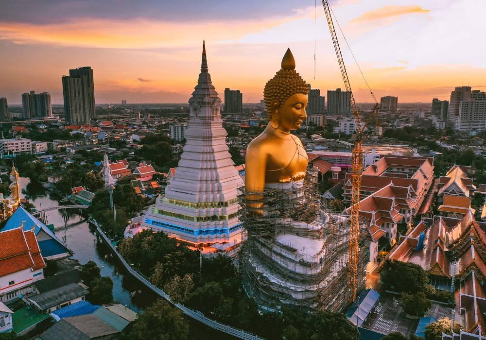 Wat Paknam Bhasicharoen The Big Buddha hidden temples in bangkok