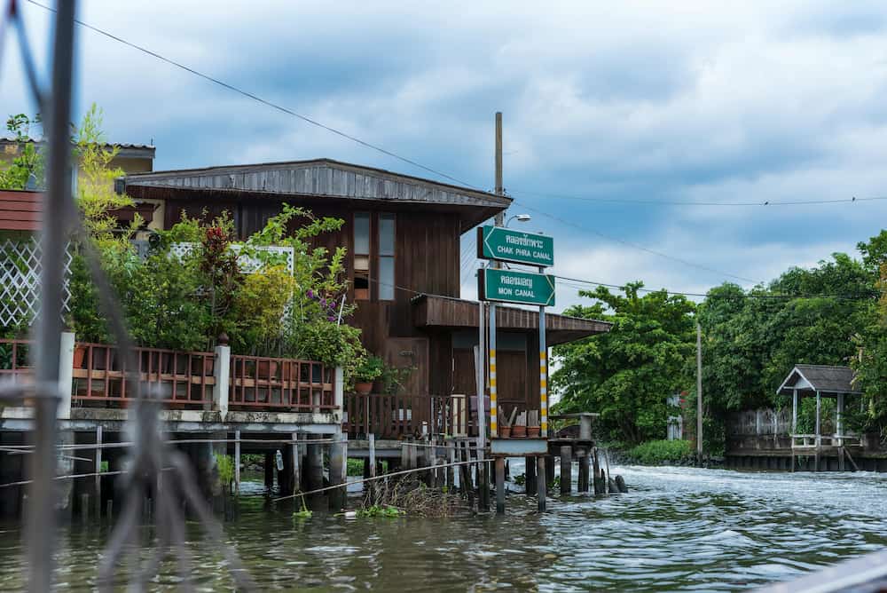 canal life in bangkok thonburi canal klong tours in bangkok