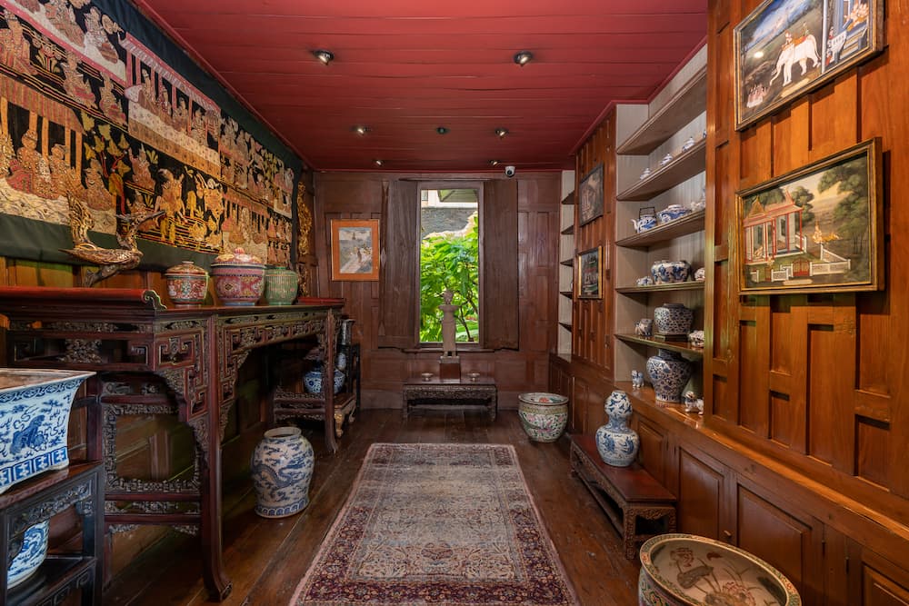 antiques in jim thompson house thailand